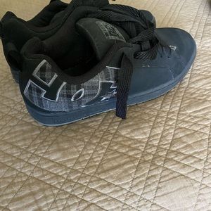 DC shoes
